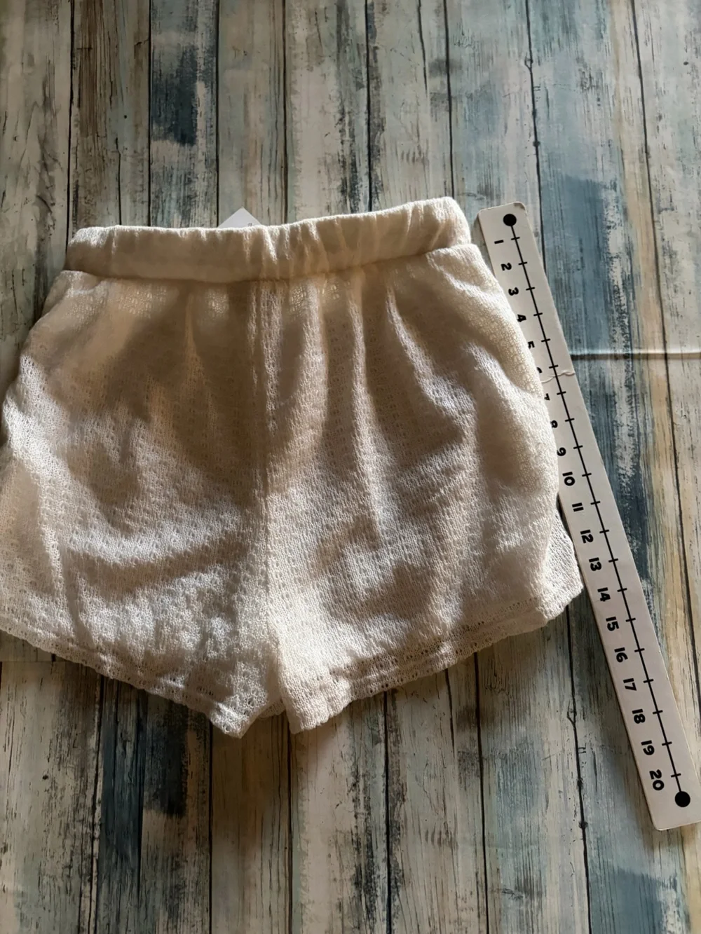 Gilli Ivory Lace Tie Waist NWT           Cover Up/Lounge Shorts Size S